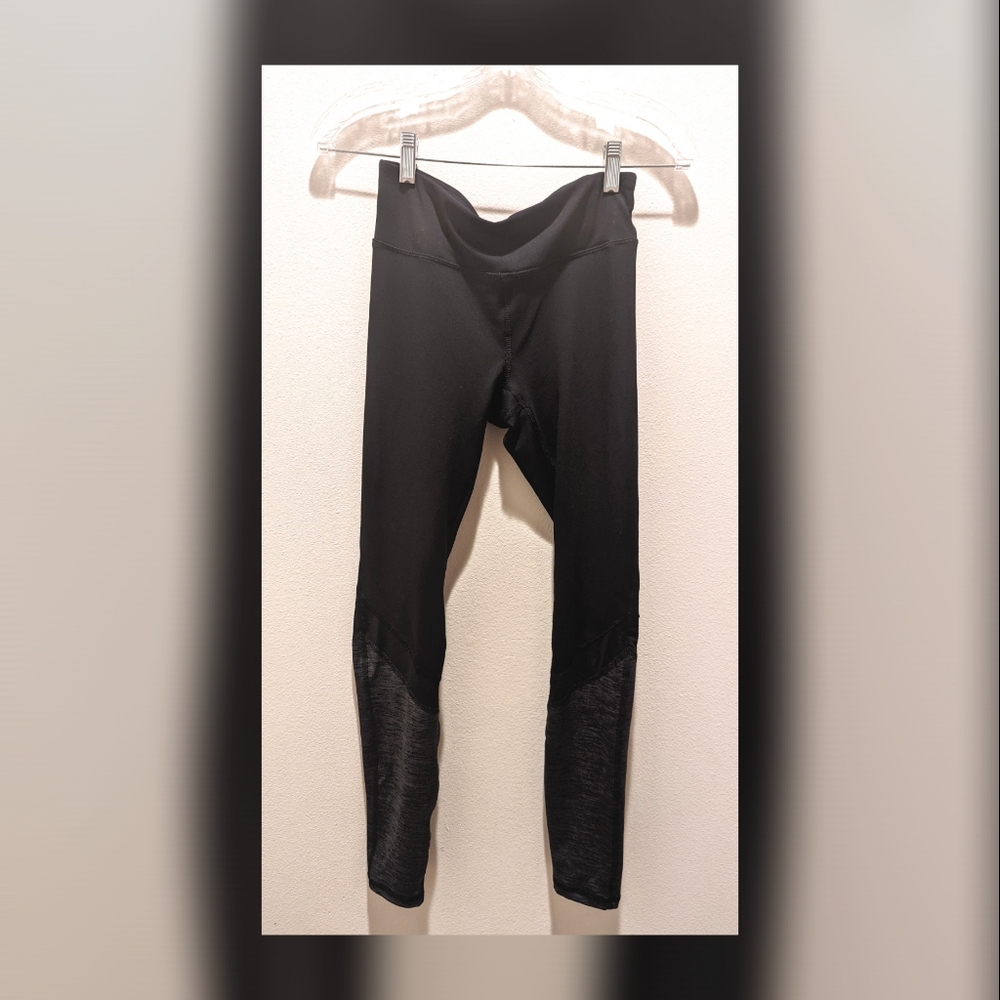 GAIAM Yoga/workout pants. Size Small. Black and grey